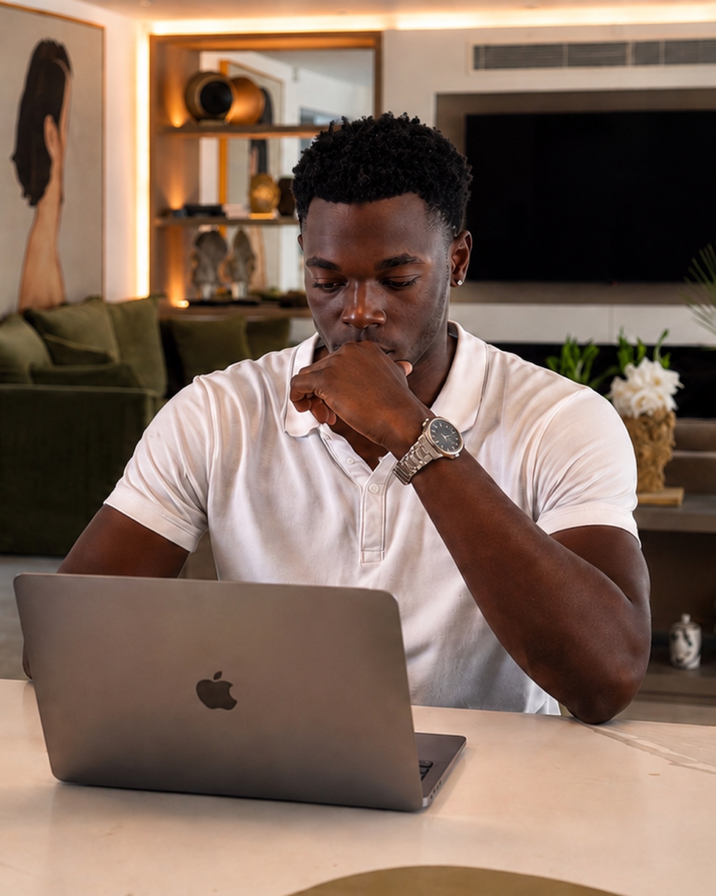 Portrait of Ohimai Osaze, social media consultant at GSPMEDIALAB
